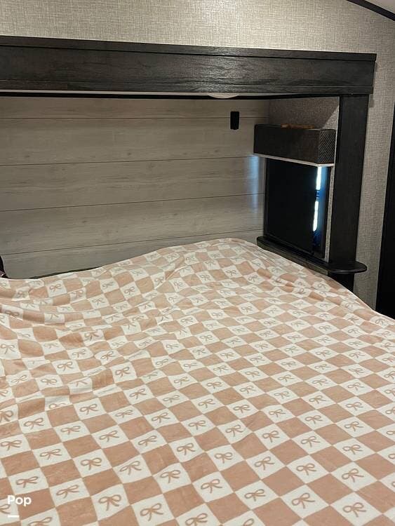 2022 Jayco Eagle M-317 RLOK - Used Fifth Wheel For Sale by Pop RVs in Forest City, California features Slideout