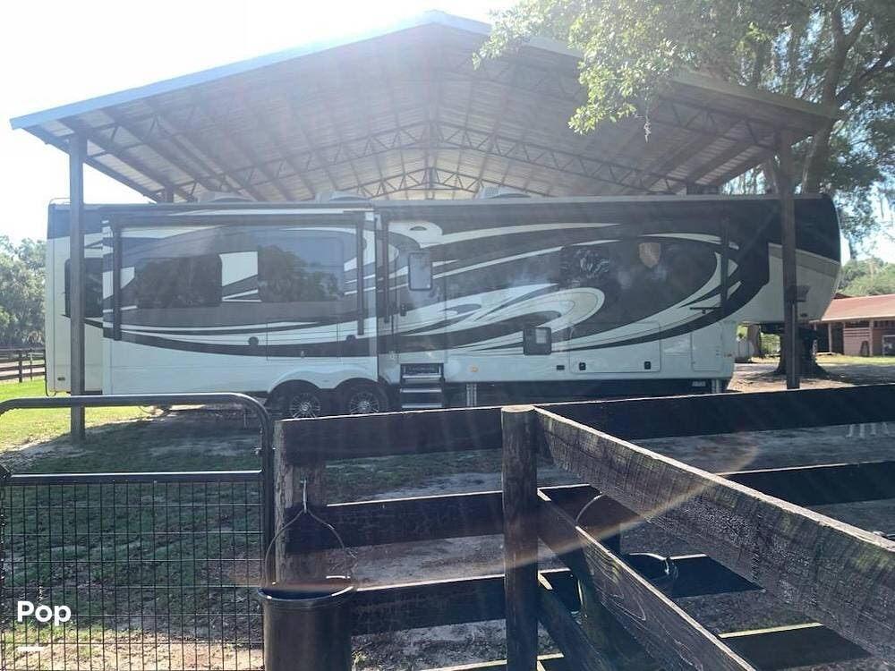 2021 Heartland Landmark 365 Newport - Used Fifth Wheel For Sale by Pop RVs in Ocala, Florida features Slideout
