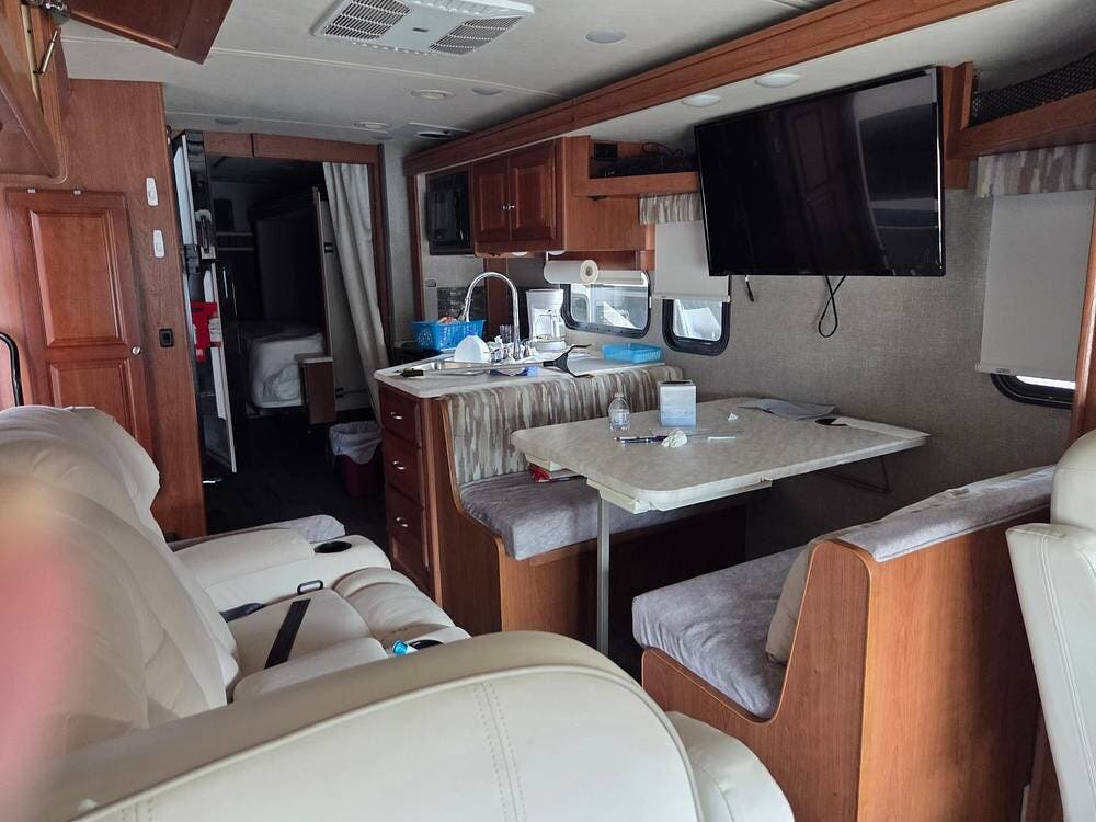 2019 Vista 27PE by Winnebago from Pop RVs in Myrtle Beach, South Carolina