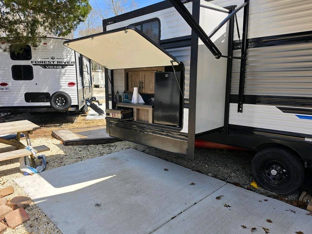 2023 Heartland Pioneer BH335 - Used Travel Trailer For Sale by Pop RVs in West Cape May, New Jersey features Slideout