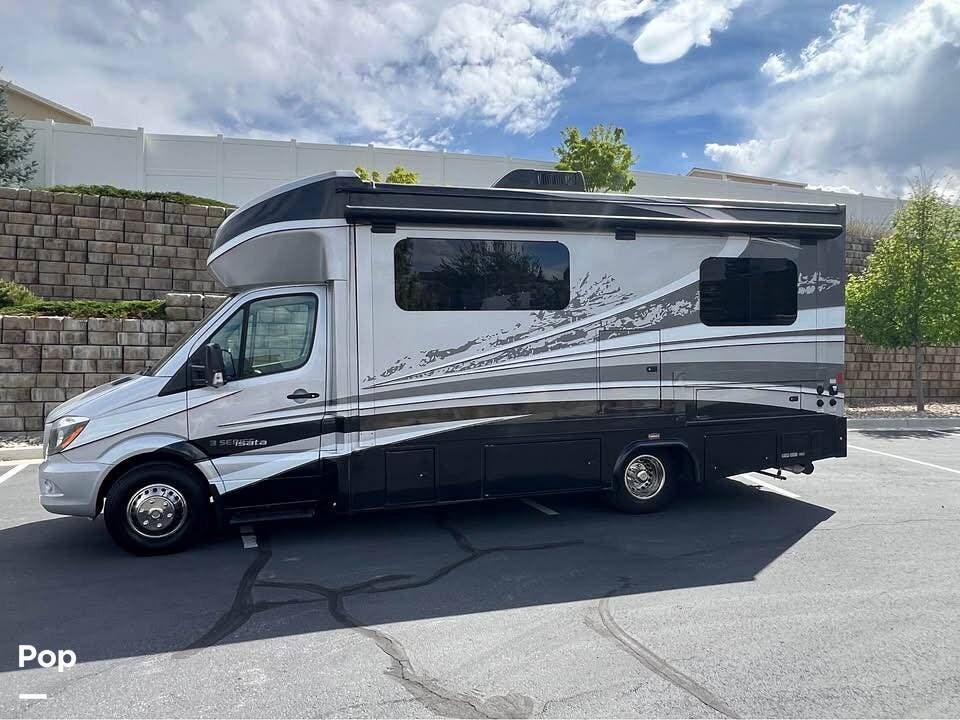 2018 Isata 3 24FW by Dynamax Corp from Pop RVs in Herriman, Utah