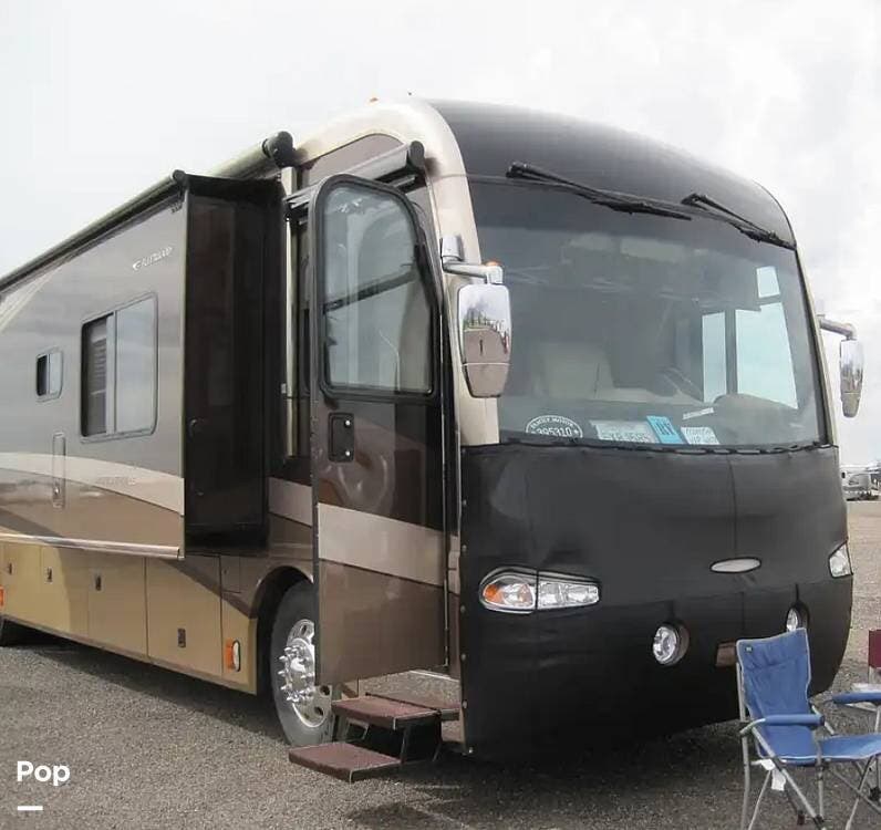 2006 Fleetwood Revolution 40J - Used Diesel Pusher For Sale by Pop RVs in Monrovia, California features Slideout