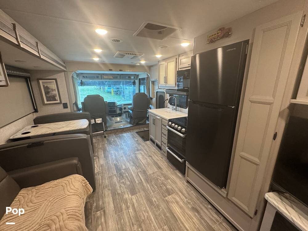 2022 Hurricane 35M by Thor Motor Coach from Pop RVs in Punta Gorda, Florida
