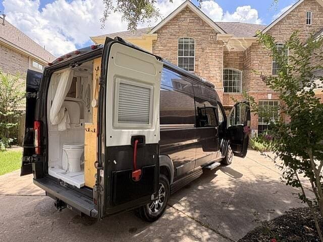 2018 Sunlight V2 by Hymer from Pop RVs in Sugar Land, Texas