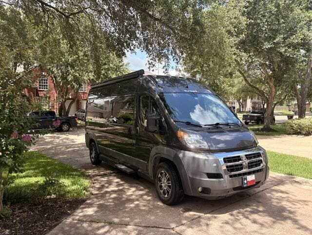 2018 Hymer Sunlight V2 - Used Class B For Sale by Pop RVs in Sugar Land, Texas features Slideout
