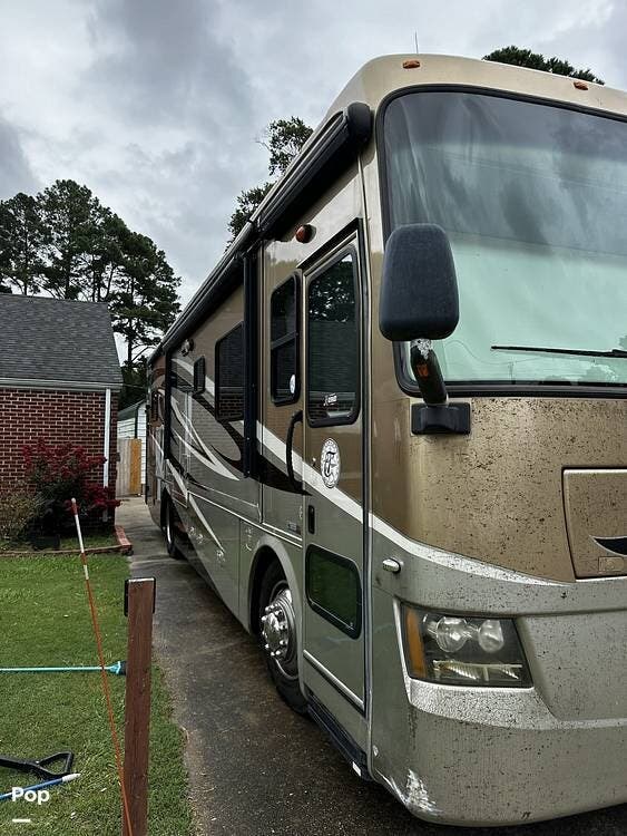 2011 Tiffin Allegro Red M-34QFA Freightliner 340hp - Used Diesel Pusher For Sale by Pop RVs in Elizabeth City, North Carolina features Slideout