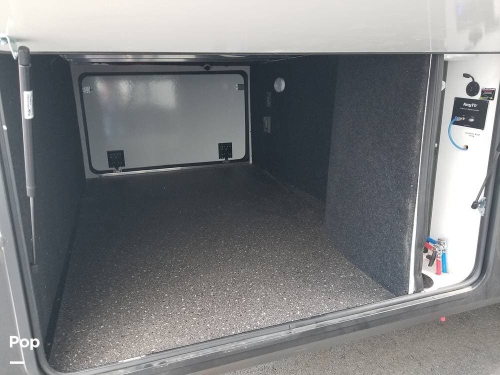 2022 Keystone Montana High Country 373RD - Used Fifth Wheel For Sale by Pop RVs in Morgantown, West Virginia features Slideout