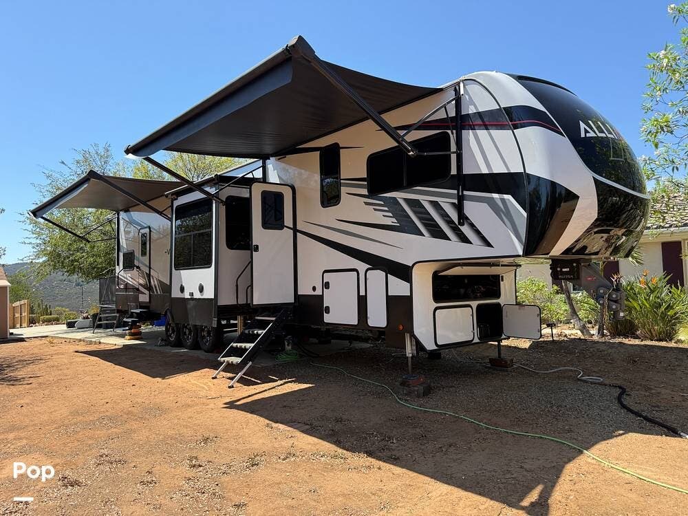 2022 Alliance RV Valor 43V13 - Used Toy Hauler For Sale by Pop RVs in Valley Center, California features Air Conditioning, Awning, Slideout, Leveling Jacks