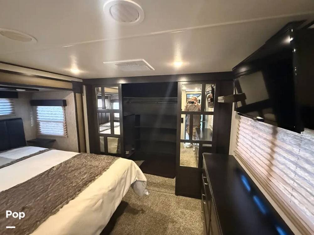 Used 2016 Grand Design Momentum 385TH available in Terrebonne, Oregon