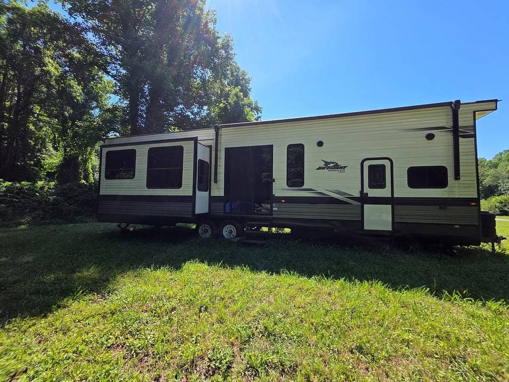 2023 Jayco Jay Flight Bungalow 40DLFT - Used Travel Trailer For Sale by Pop RVs in Pisgah Forest, North Carolina features Slideout