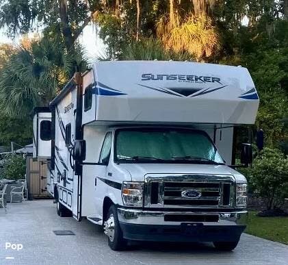 2021 Forest River Sunseeker 3010DS - Used Class C For Sale by Pop RVs in Dalton, Ohio features Slideout