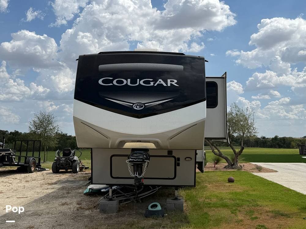 2021 Keystone Cougar 368MBI - Used Fifth Wheel For Sale by Pop RVs in Taylor, Texas features Air Conditioning, Slideout