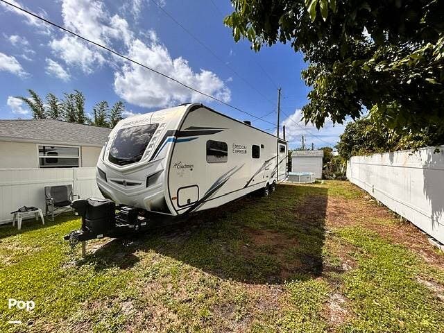 2022 Coachmen Freedom Express Liberty 320 BHDS LE by Forest River from Pop RVs in Venice, Florida
