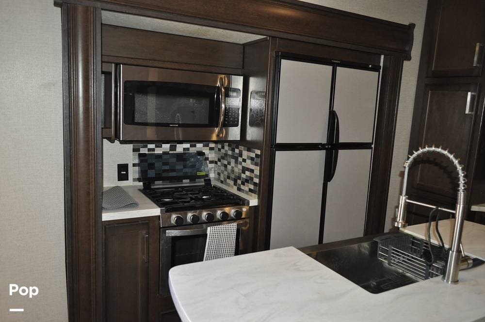 Used 2021 Dutchmen Atlas 3602LFKB available in Lake Havasu City, Arizona
