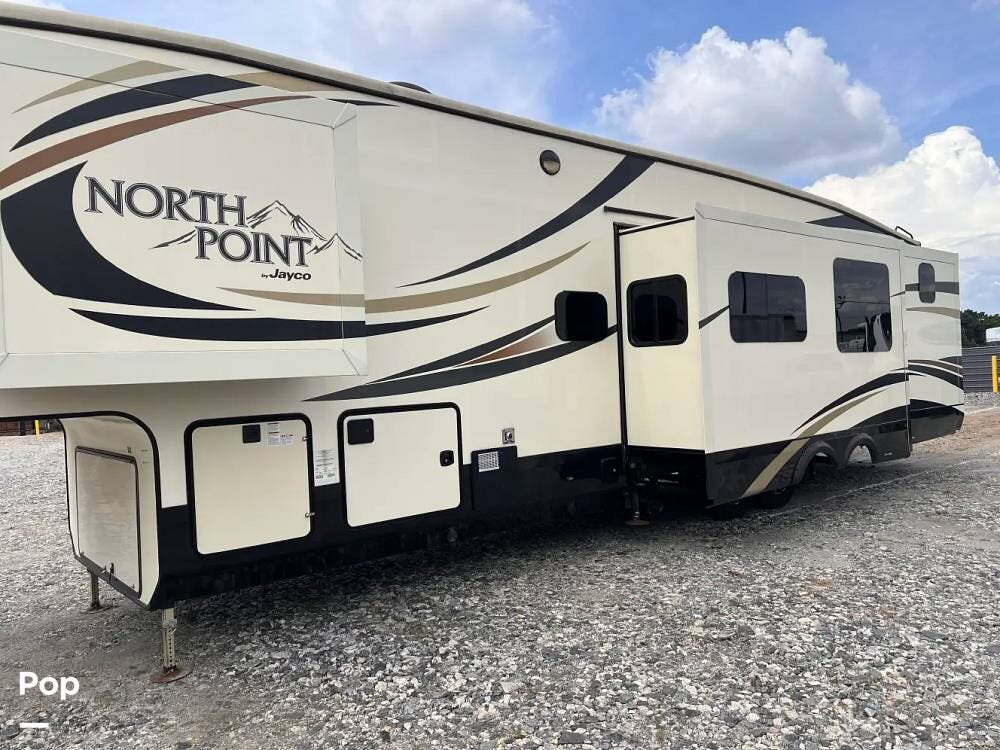 2017 Jayco North Point 375BHFS - Used Fifth Wheel For Sale by Pop RVs in Cumming, Georgia features Air Conditioning, Awning, Slideout, Leveling Jacks