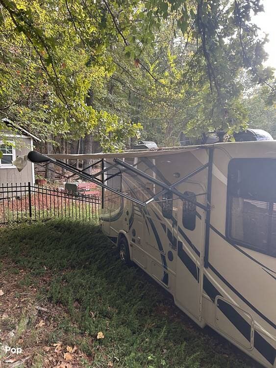 2017 Vegas 24.1 by Thor Motor Coach from Pop RVs in Rome, Georgia