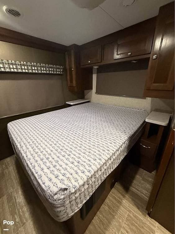 2020 Sunseeker 3250SLEF by Forest River from Pop RVs in Brunswick, Georgia