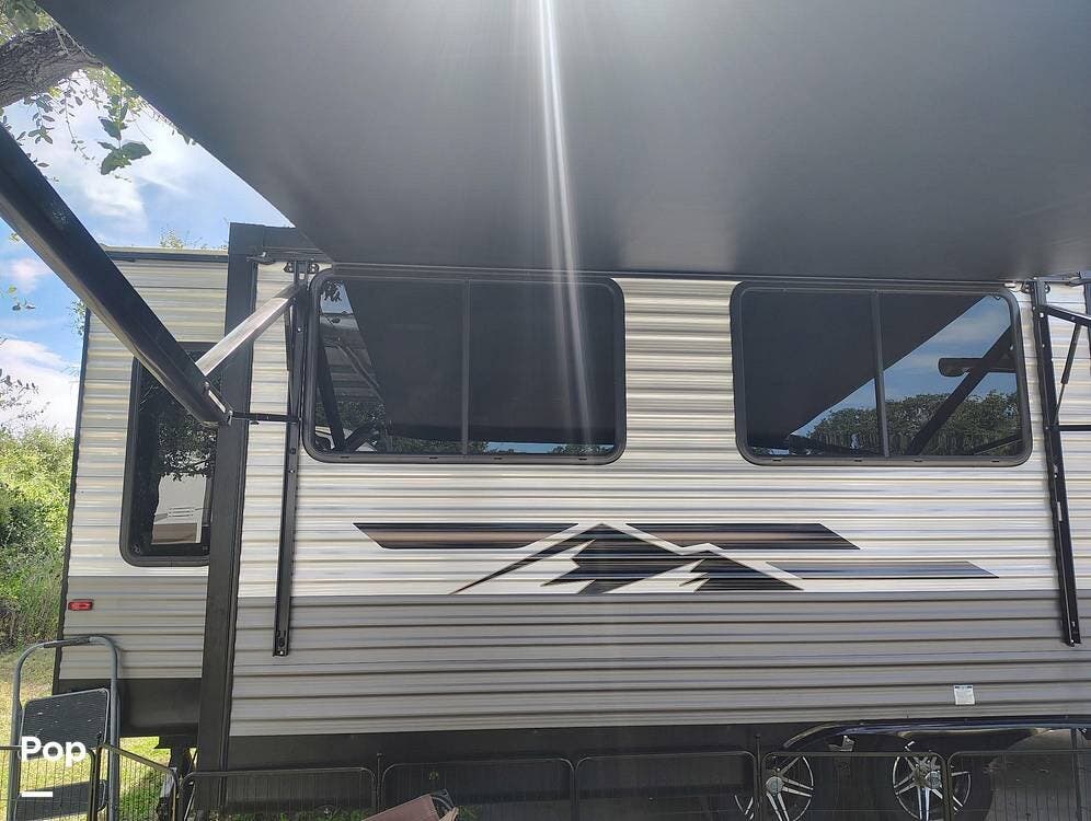 2025 Forest River Forest River 32RLTS - Used Travel Trailer For Sale by Pop RVs in Rockport, Texas features Slideout