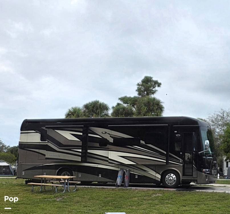 2020 Newmar Ventana 3709 - Used Diesel Pusher For Sale by Pop RVs in Lexington, North Carolina features Slideout