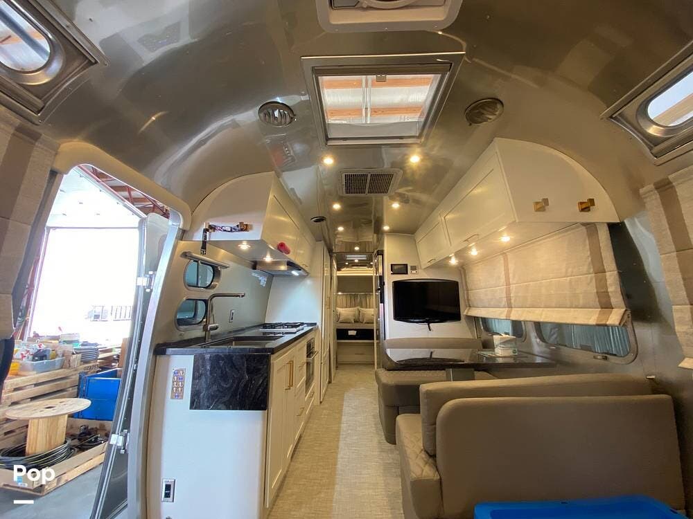 2025 Classic 30RB by Airstream from Pop RVs in Lebanon, Ohio