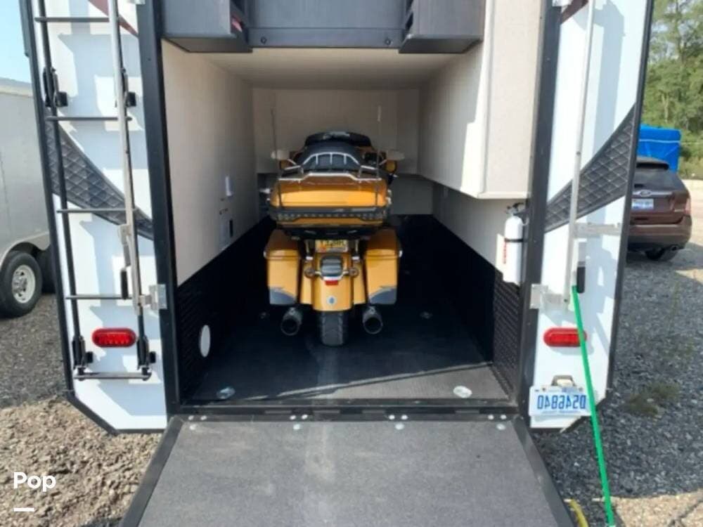 2017 Momentum 367TH by Grand Design from Pop RVs in Shelby Township, Michigan
