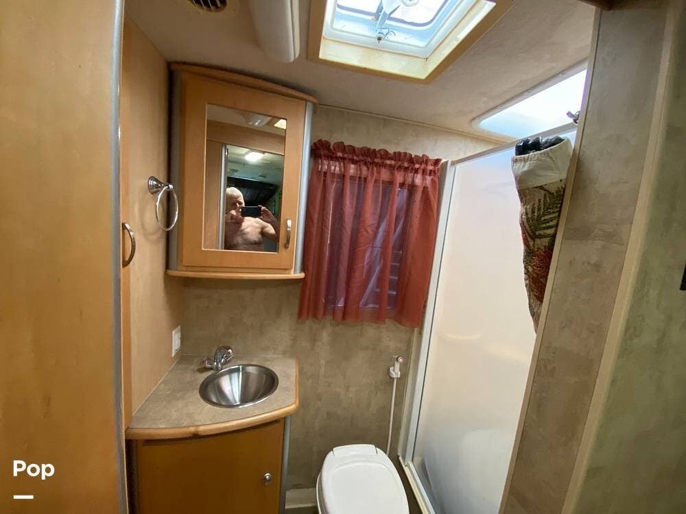 Used 2006 Winnebago View 23H available in Burnsville, North Carolina