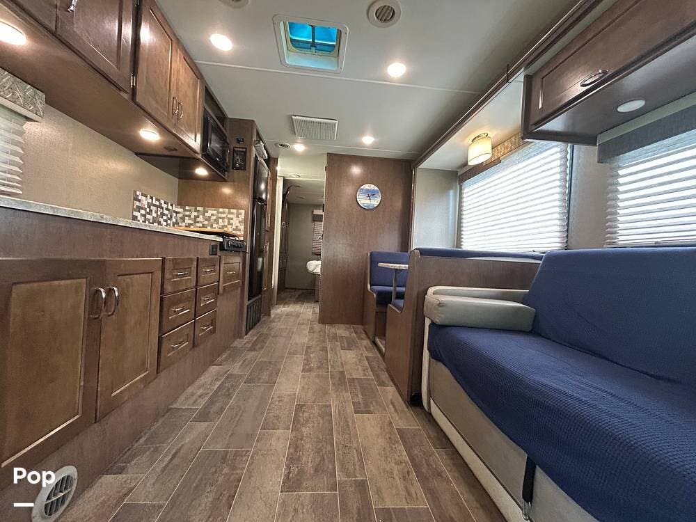 2019 Outlook 31N by Winnebago from Pop RVs in Altoona, Florida