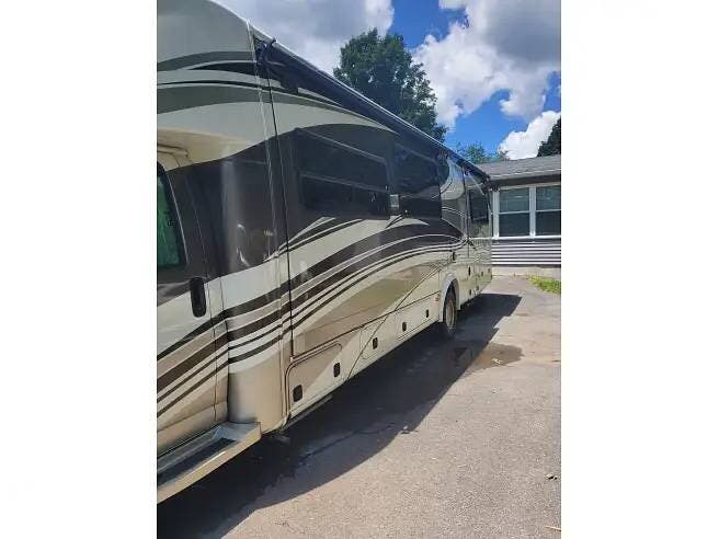 2015 Coachmen Concord 300DS - Used Class C For Sale by Pop RVs in West Winfield, New York features Slideout