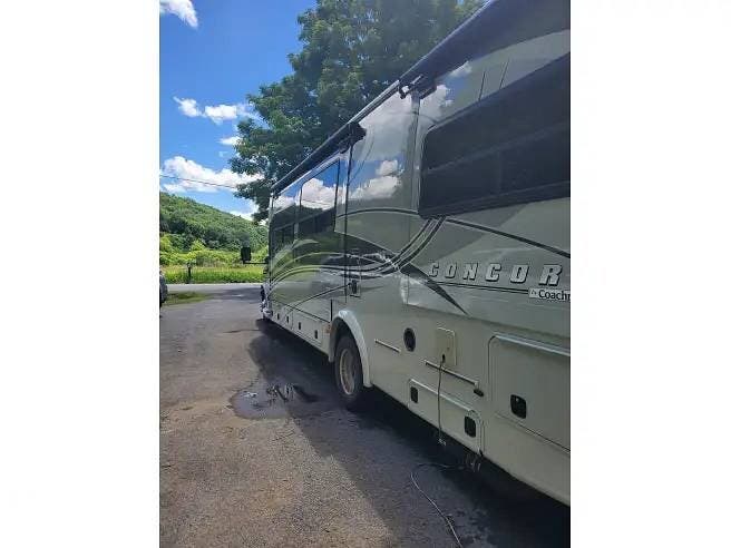 2015 Concord 300DS by Coachmen from Pop RVs in West Winfield, New York