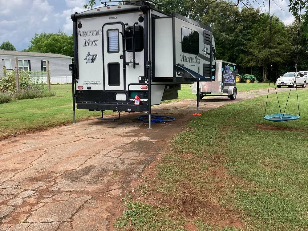 2021 Northwood Arctic Fox 990 - Used Truck Camper For Sale by Pop RVs in Philadelphia, Tennessee features Slideout