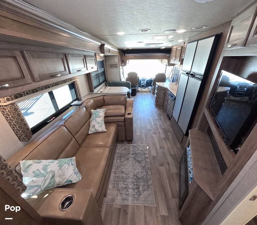 2019 Jayco Precept 33U - Used Class A For Sale by Pop RVs in Barstow, California features Generator, Leveling Jacks, Awning, Air Conditioning, Slideout