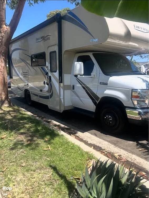 2019 Freedom Elite 24HE by Thor Motor Coach from Pop RVs in Huntington Beach, California