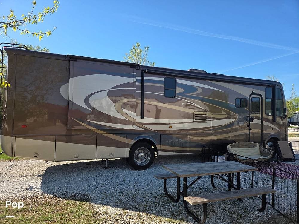 2013 Newmar Newmar 3610 MH - Used Class A For Sale by Pop RVs in Rockport, Texas features Slideout