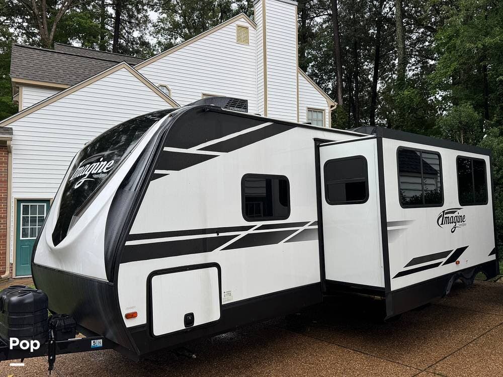 2021 Grand Design Imagine 2800BH - Used Travel Trailer For Sale by Pop RVs in Yorktown, Virginia features Slideout, Awning, Air Conditioning, Leveling Jacks