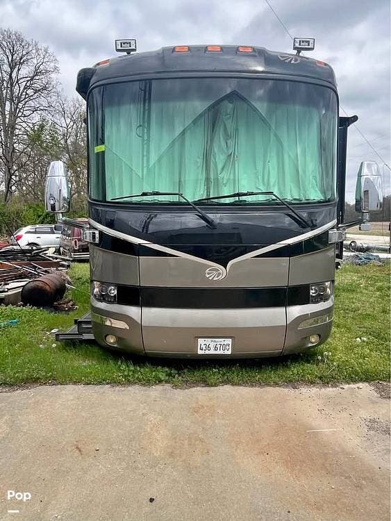 Used 2005 Monaco RV Executive 40PBT available in Walshville, Illinois
