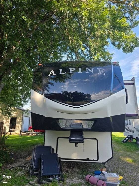 2021 Alpine 3220RL by Keystone from Pop RVs in Versailles, Indiana