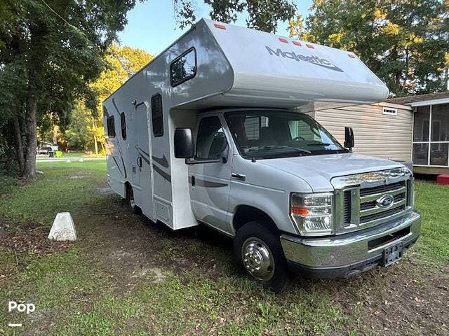 2019 Thor Motor Coach Majestic 23A - Used Class C For Sale by Pop RVs in Lake Waccamaw, North Carolina features Generator, Awning, Air Conditioning