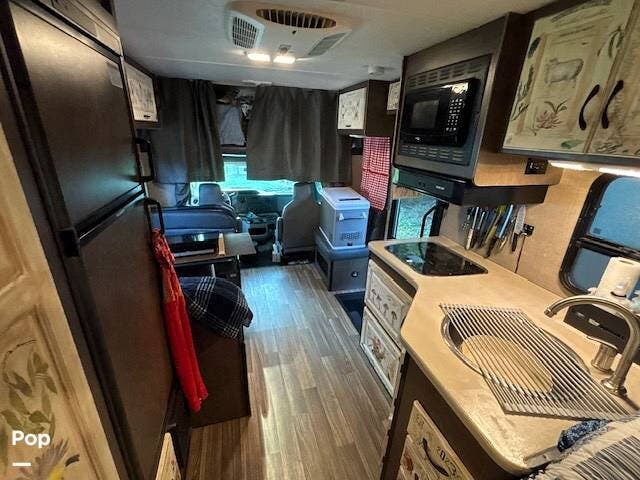 2019 Majestic 23A by Thor Motor Coach from Pop RVs in Lake Waccamaw, North Carolina
