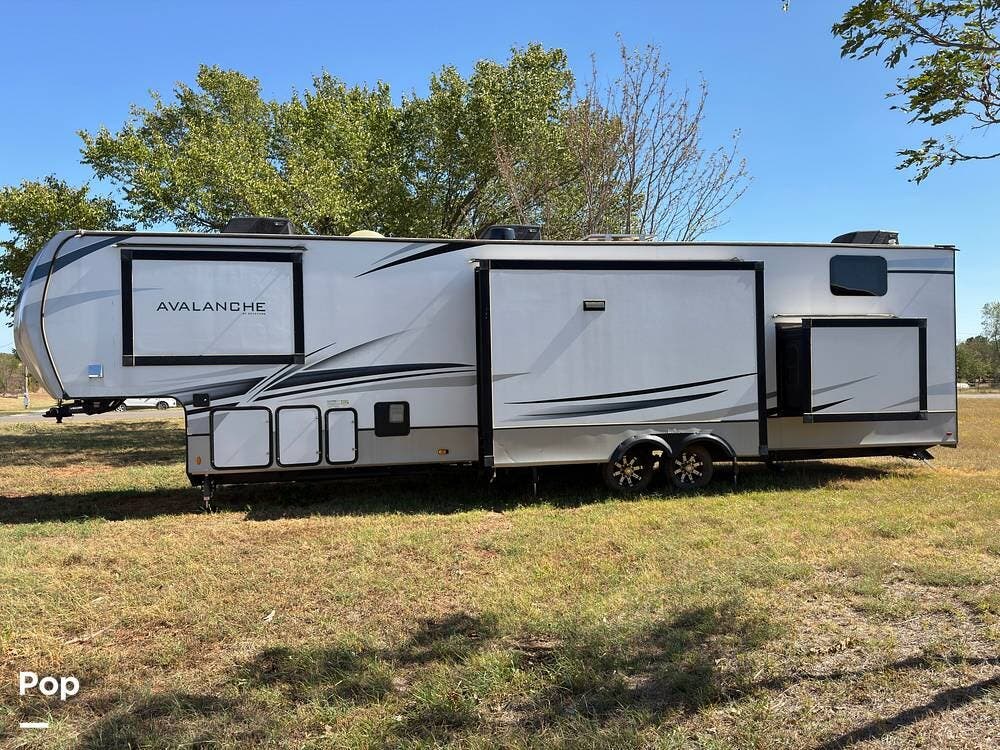 Used 2022 Keystone Avalanche 390DS available in Tuttle, Oklahoma