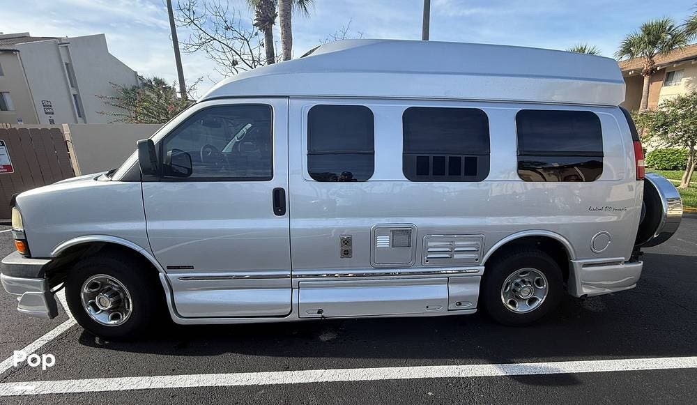 2014 Roadtrek Versatile 170 - Used Class B For Sale by Pop RVs in Altamonte Springs, Florida features Awning, Air Conditioning, Generator