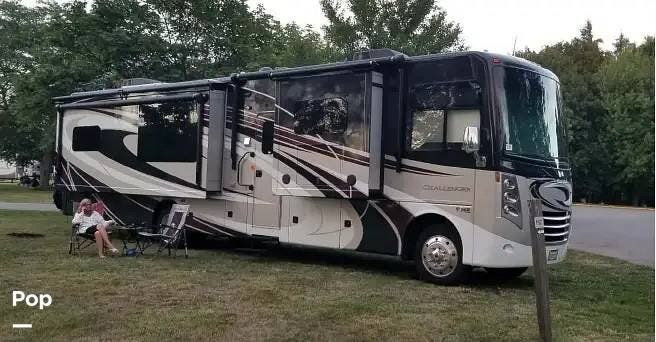 2017 Thor Motor Coach Challenger 37KT - Used Class A For Sale by Pop RVs in Kingman, Arizona features Awning, Slideout