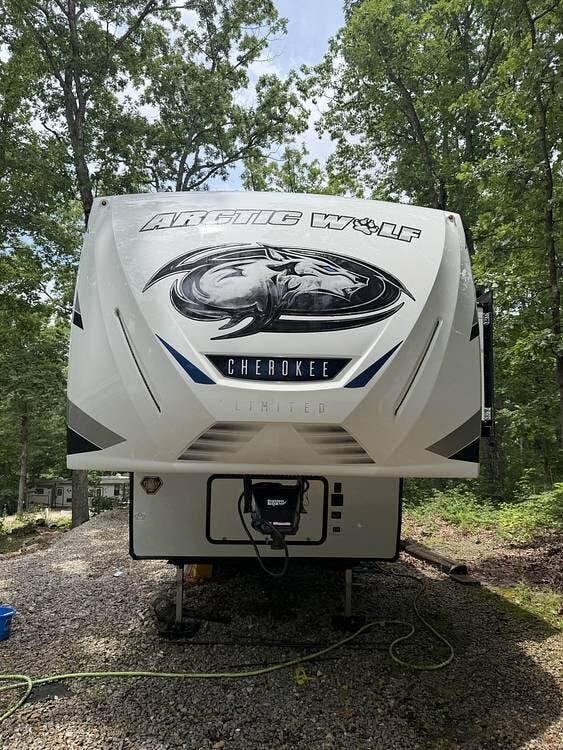 2022 Cherokee Arctic Wolf 3880SUITE - Used Fifth Wheel For Sale by Pop RVs in Troy, Missouri features Awning, Air Conditioning, Leveling Jacks, Slideout