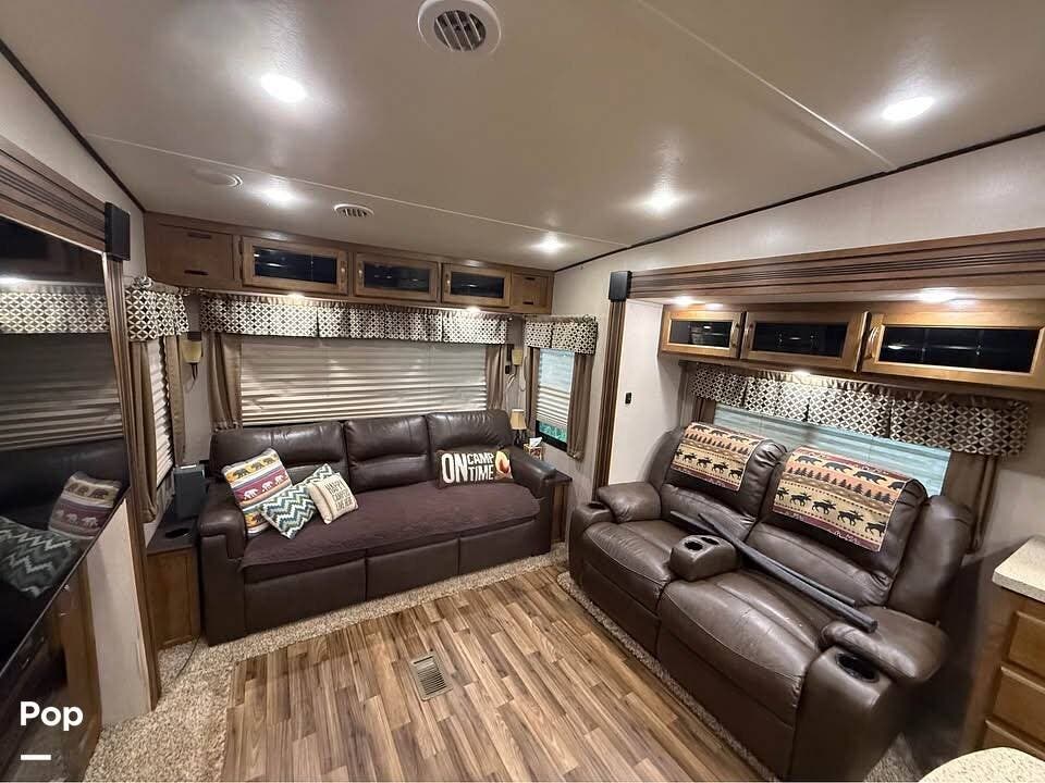 2019 Chaparral Lite Coachmen  285RLS by Coachmen from Pop RVs in Cleveland, Georgia