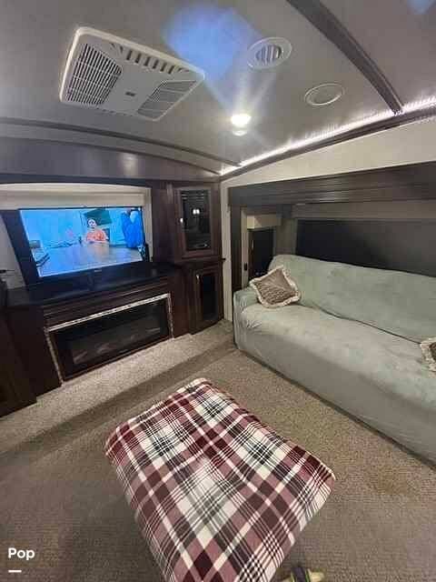 Used 2018 Jayco Pinnacle 38FLWS available in Woodbine, New Jersey