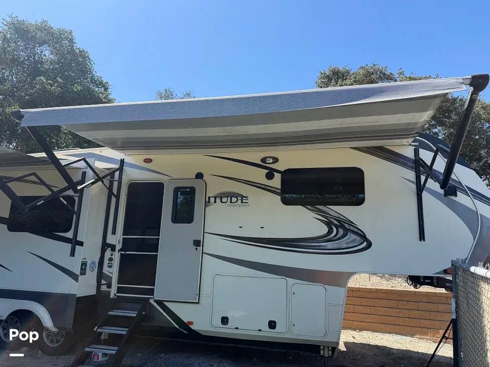 2020 Solitude 344GK by Grand Design from Pop RVs in Carmel Valley, California