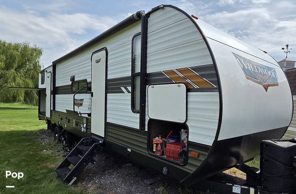 2020 Wildwood 32BHDS by Forest River from Pop RVs in Chardon, Ohio