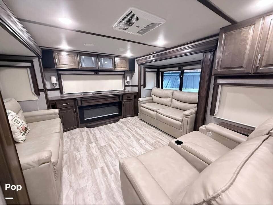 2021 Solitude 375RES by Grand Design from Pop RVs in Rydal, Georgia