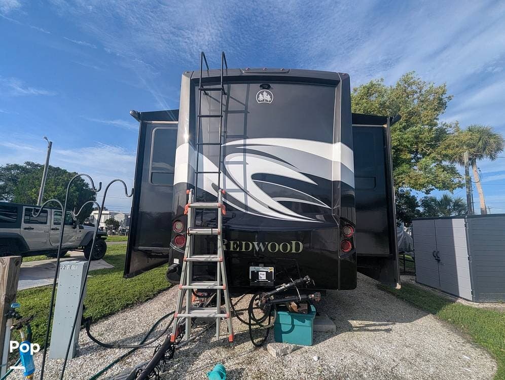 2018 Redwood 3991RD by Keystone from Pop RVs in Palmetto, Florida