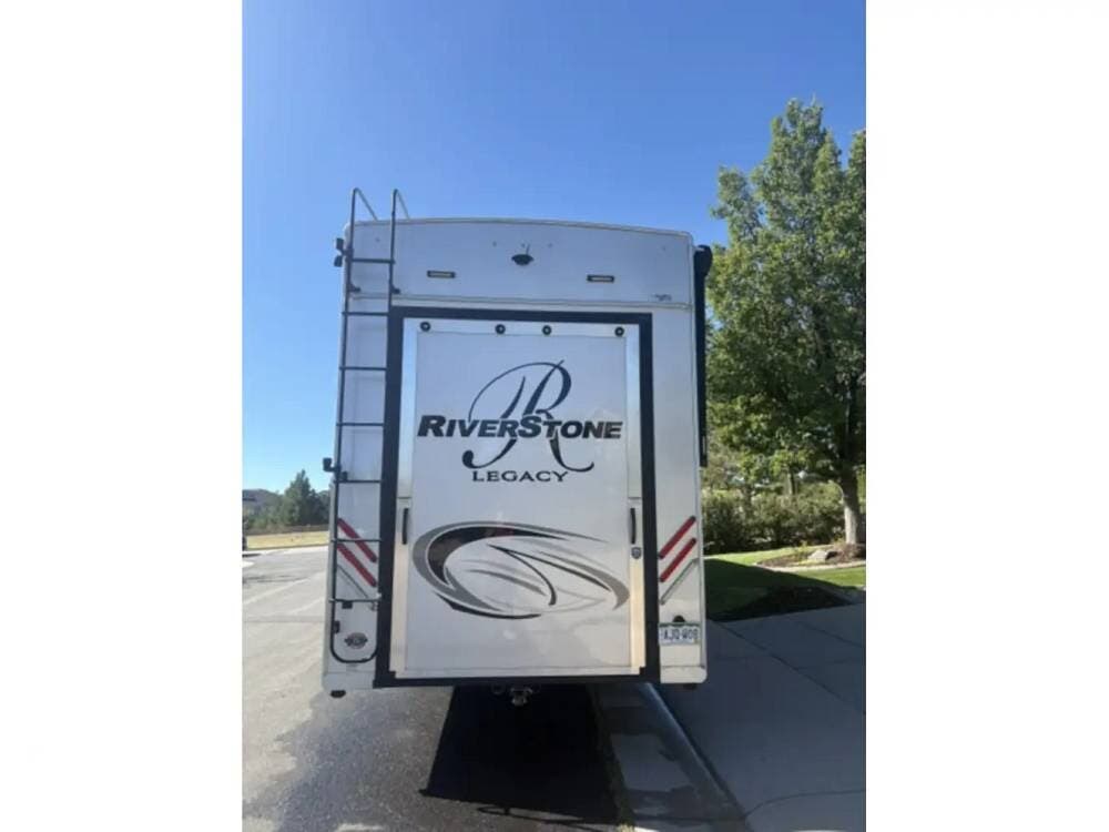 2022 RiverStone Legacy 42FSKG by Forest River from Pop RVs in Parker, Colorado