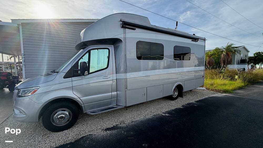 2021 Tiffin Wayfarer 25RW - Used Class C For Sale by Pop RVs in Saint James City, Florida features Slideout, Awning, Generator, Air Conditioning, Leveling Jacks